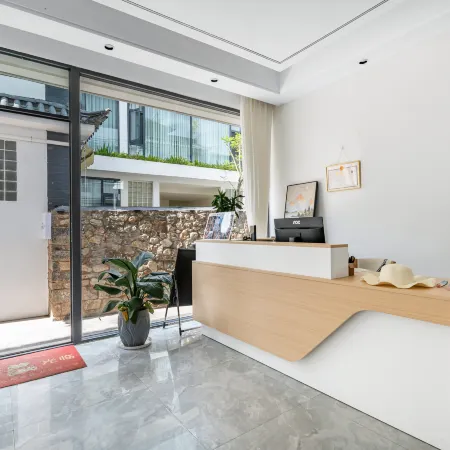 Chun Shu mu yun linhai boutique minsu (Dali caicun wharf branch)