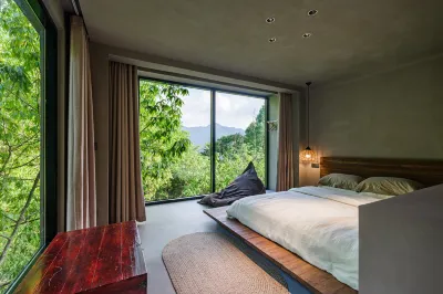 Floral Hotel·Mount Huangshan Wenye Shanju (Shexian Lishan Store)