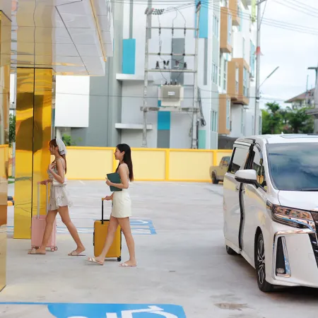 B2 Bang Saen Premier Hotel