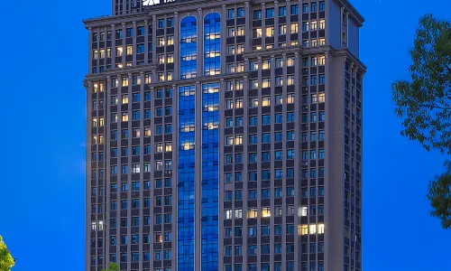 Ease Hotel · Zhi (Yichang East Station Wuyi Plaza)