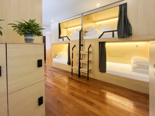 Three Cats Hostel (Mangshi)