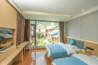 瀘沽湖淳時·阿瓦東月中国式旅館