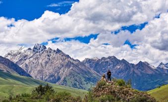 Litang River Cloud Resort Hotel