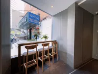 Jiting Youth Hostel (North Bund Pingliang Road Metro Station Branch)
