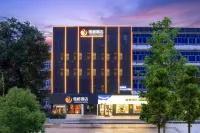 Yacheng Hotel (Jingzhou Renxinhui Store) Hotels in der Nähe von Jingzhou Institute of Technology