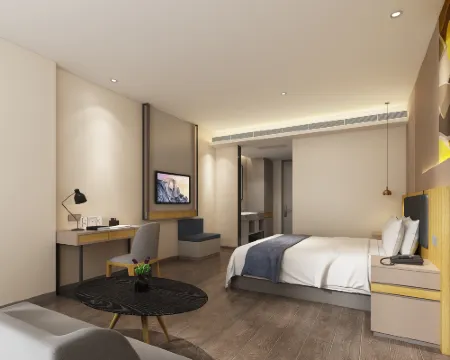 Homeinn Selected Hotel (Funing Bus Station Jinsha Lake) فنادق في فونينغ