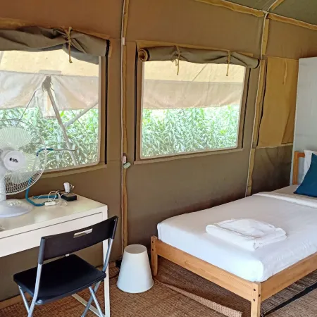 Naivacha Tent Koh Mak