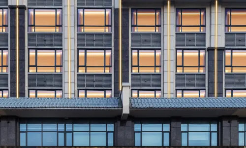 Lavande Hotel(Shaoshan Former Residence Scenic Area High Speed Railway Station Hotel)