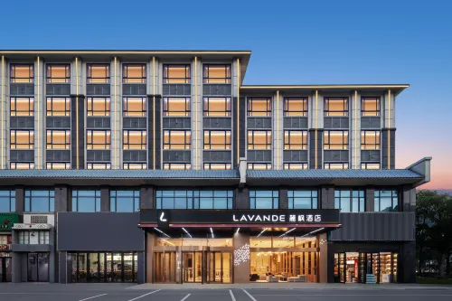 Lavande Hotel(Shaoshan Former Residence Scenic Area High Speed Railway Station Hotel)