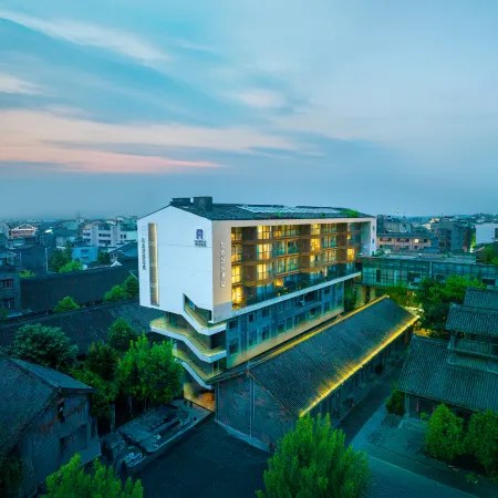 9 Hotel
