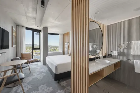 Vibe Hotel Adelaide Отели рядом с достопримечательностью «Аделаида Ботаник Гарден»