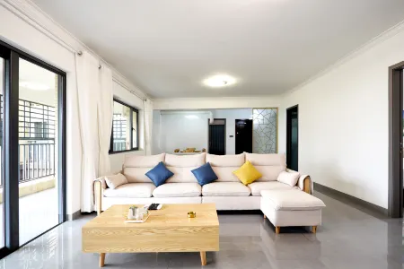 Qinghua Tea Su (Zhanjiang Xuwen Hai'an New Port Branch) Отели в г. Сюйвэнь