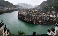 Zhenyuan Sunshine Riverside Hotel