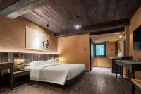 Jingshan Farm Century-old House Hotel