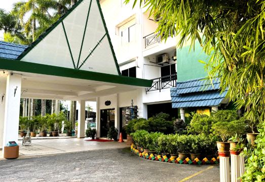 Super OYO 1236 Hotel Green Park - Housity