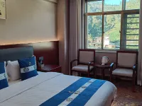 Phoenix Hotel Hotels in Fengqing