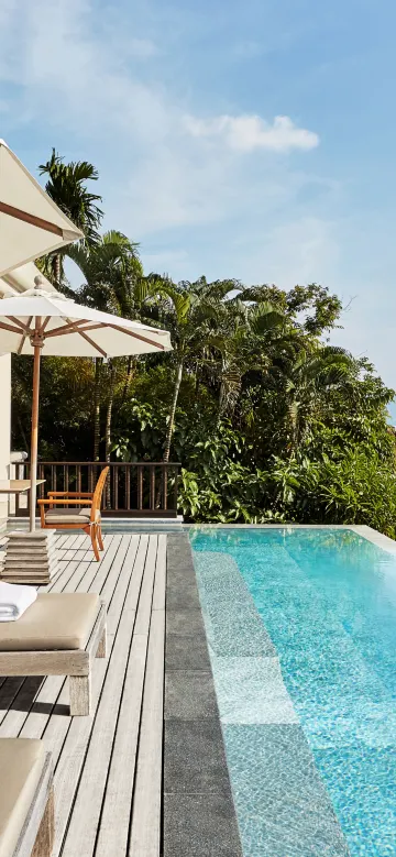 ห้องสวีทซิกเนเจอร์พร้อมสระว่ายน้ำและวิวทะเล