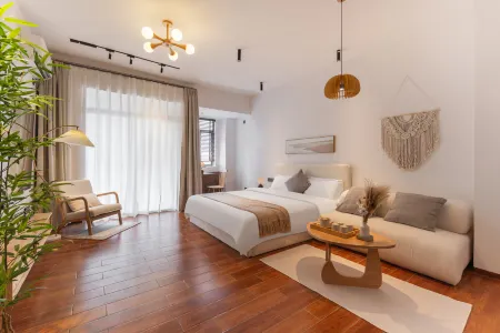 Meichu Design Hotel (Shunying Times Square) Отели рядом с достопримечательностью «Niuyuzui Scenic Area»