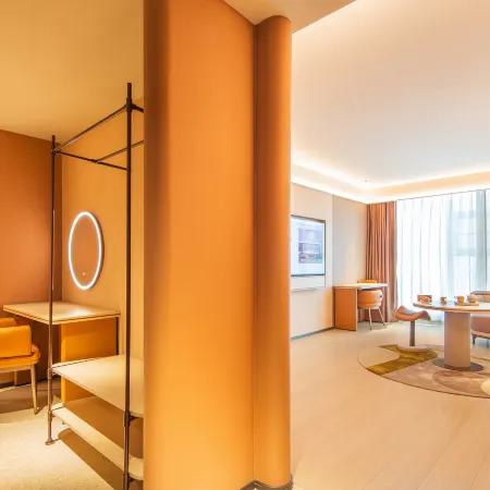 Orange Hotel (Xinyang East Station Branch)