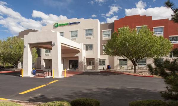 Holiday Inn Express & Suites Santa FE by IHG