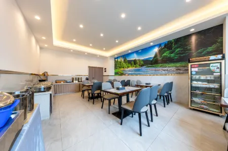 Hannuo Hotel (Guangzhou Railway Station Subway Station Baima Clothing City) Отели рядом с достопримечательностью «Guangzhou Mechanical Section Comprehensive Stadium»