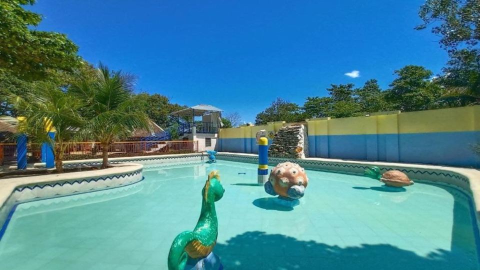 RedDoorz @ Villa Asela A Garden Resort Cordova FORMER RedDoorz Near Gaisano Grand Cordova