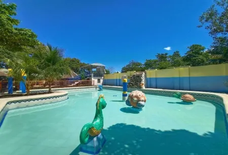 RedDoorz Near Gaisano Grand Cordova Отели в г. Кордова