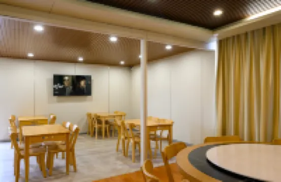 Home inn huayi selected hotel (Fuyang downtown orient henglong mall branch)