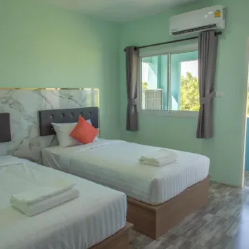 Anatasia Apartment Phuket Отели рядом с достопримечательностью «Ват Си Сунтхон»