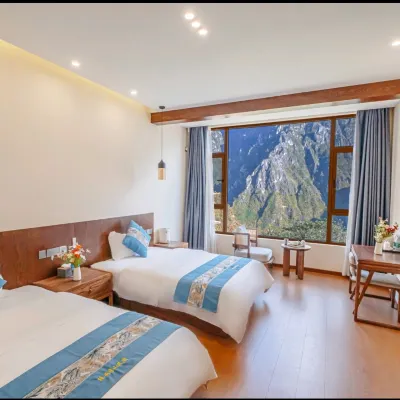 Hutiaoxia Town Muyun Banshan Homestay โรงแรมใกล้ส่วนกลางช่องเขาเสือกระโจน  แชงกรีลายูนนาน
