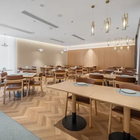 Country In&Suites byRadisson Zhanjiang Chikan Old Street World Trade Center