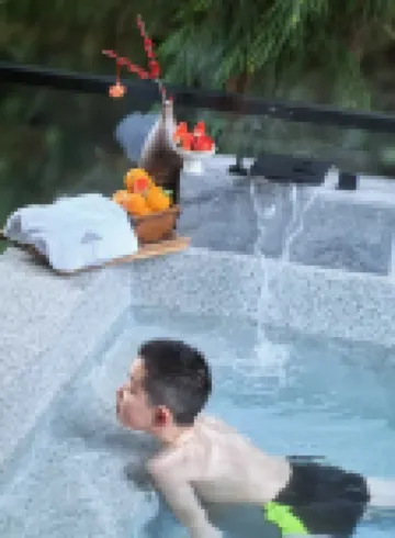 雅安雲上聽水民宿（碧峯峽）