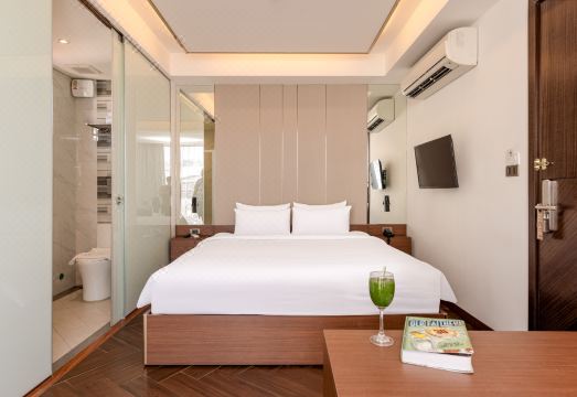 2. 리버사이드 호텔..