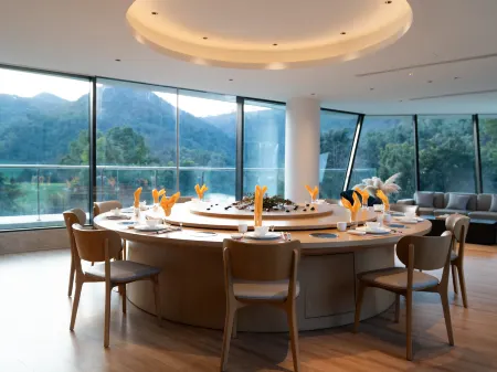 Luoping JiuLong Waterfall Lakeside Courtyard Отели рядом с достопримечательностью «Jiulong Waterfalls»