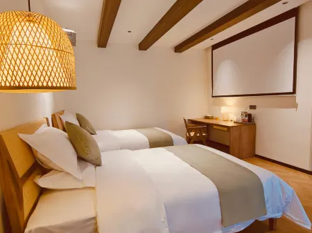 Pushu  Homestay Отели в г. Гунлюй