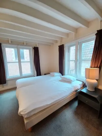 Hotel Koffieboontje Отели рядом с достопримечательностью «Памятник Симону Стевину»