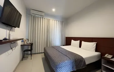 Hotel Lotus Cirebon Hotel dekat CSB (Cirebon Super Block Mall)