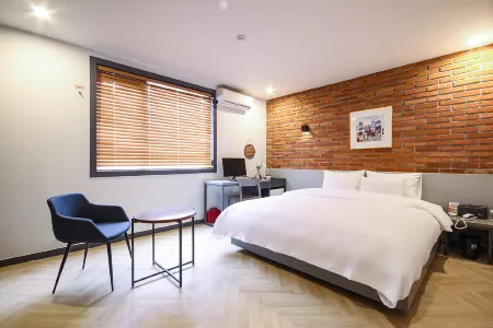 Busan No.25 Yongho Отели рядом с достопримечательностью «Орюкто»