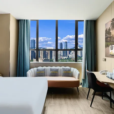 Danzhou Guanlan Shangpin International Hotel