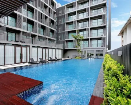 Plaai Prime Hotel Rayong ラヨーンのホテル