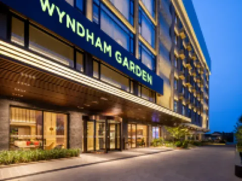 Wyndham Garden Shanghai Pudong Hotels near Shanghai Wild Animal Park
