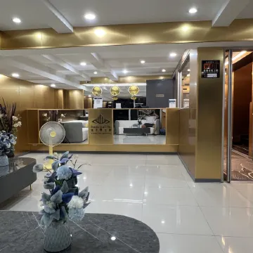 Golden Mango home Hotel Отели рядом с достопримечательностью «Ратчада Сой 6»