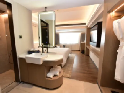 GOLD SEASON HOTEL Hotels in Yangchun