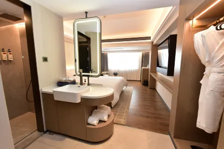 GOLD SEASON HOTEL Отели в г. Янчунь