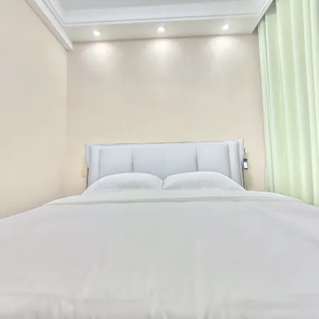 Yunshu Homestay (Silk Road Light Railway Station)