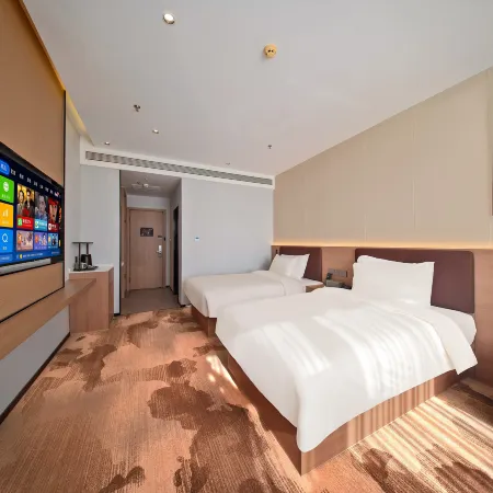 Chonpines Hotel (Xiongan New Area Anxin Baiyangdian Scenic Area Tourist Pier)