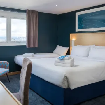 TRAVELODGE STOCKPORT Отели рядом с достопримечательностью «Дидсбери»