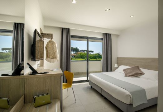 시몬 호텔 아프릴리아