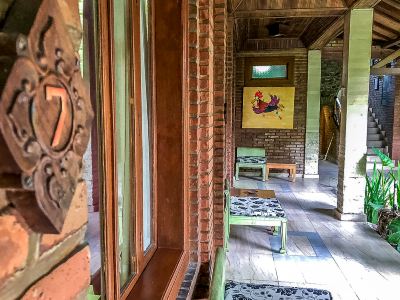 デラックス ダブルルーム ウィスマ アリーズ ホテル ジョグジャカルタの写真