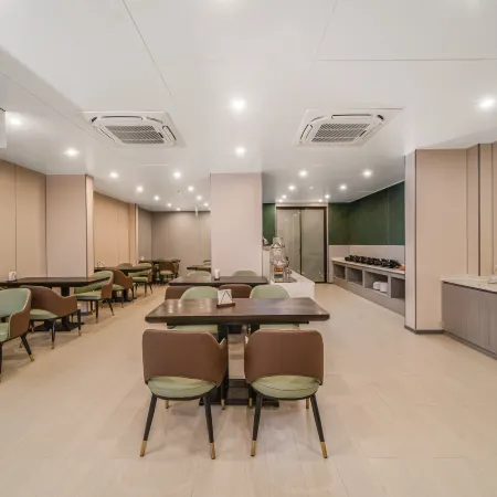 Anqing Jiayuelijing Hotel
